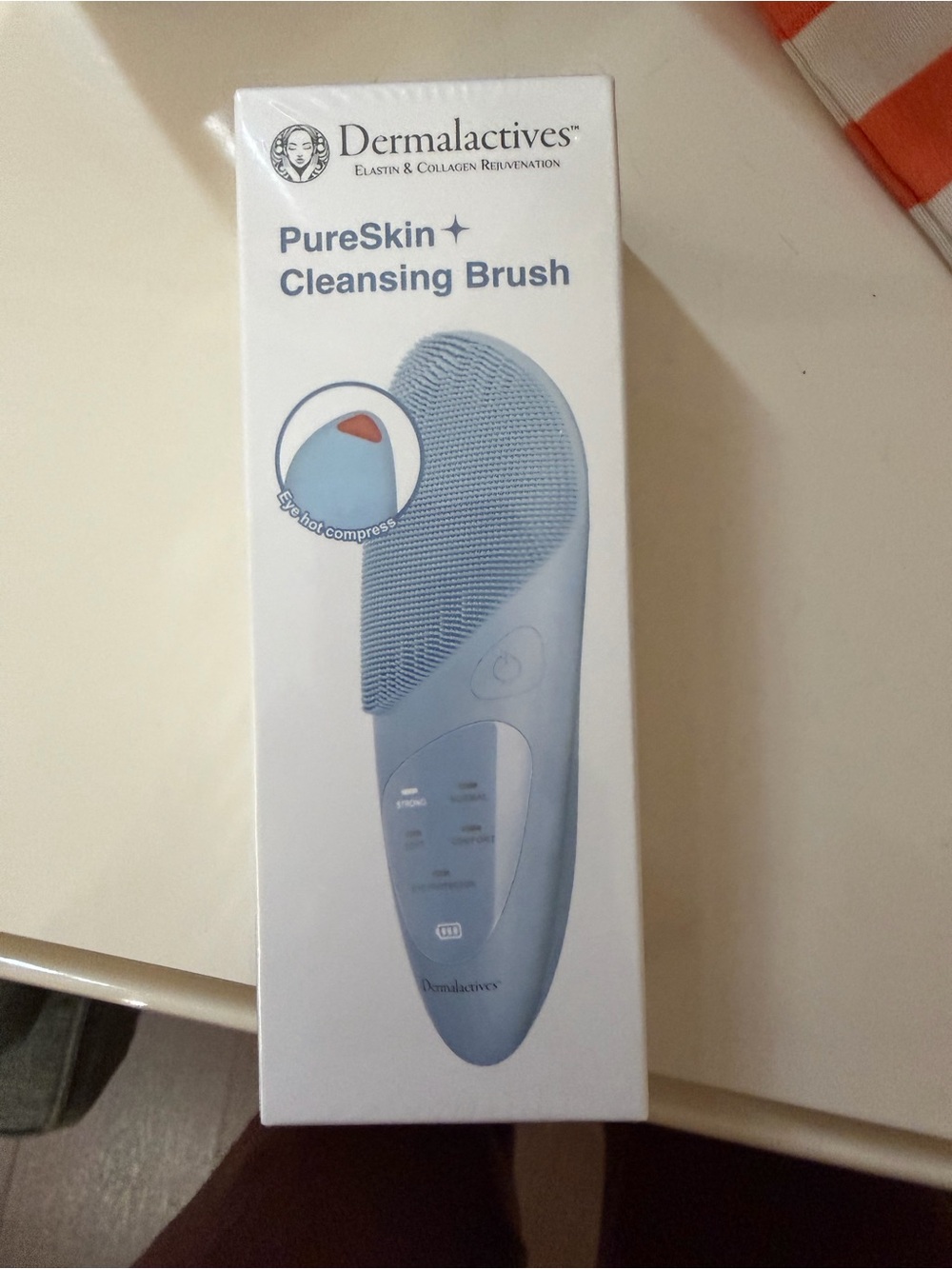 dermalogica PureSkin Cleansing Brush in Light Blue